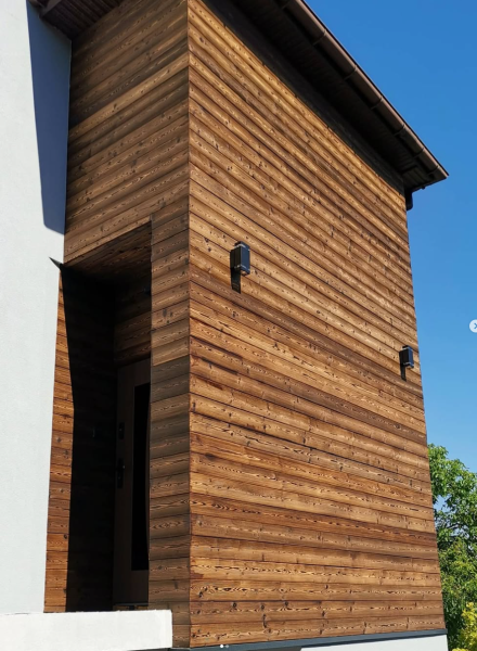 Timber cladding with rich texture
