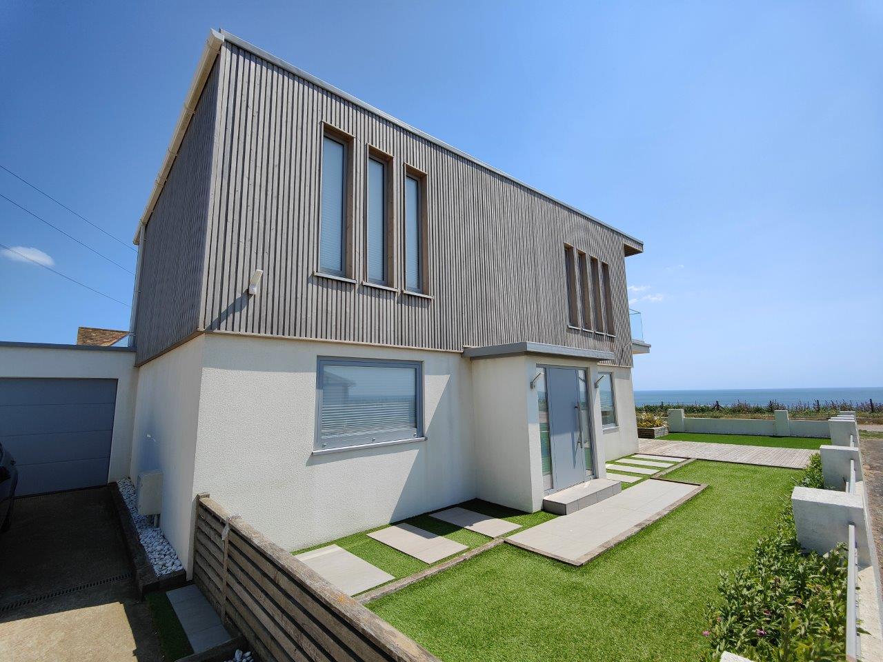 Cladding High Level Timber Cladding for Coastal & High-Exposure Areas UK (Salt, Wind & UV ...