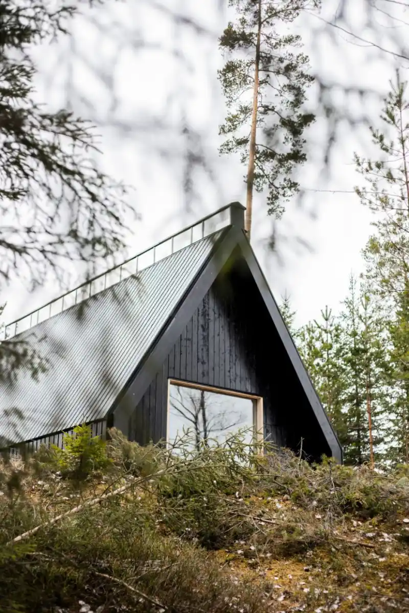 Fire rated ThermoWood cladding installed on UK residential building — Euroclass B-s1,d0 certified