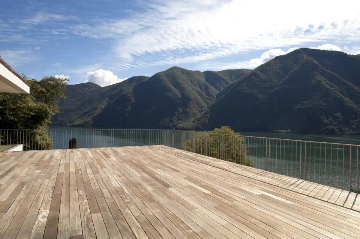 Hardwood decking boards UK — best wood for garden decking including Yellow Balau and Jatoba